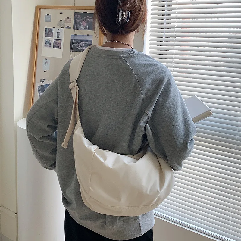 Летняя новая женская сумка Большой емкости Повседневная нейлоновая сумка для пельменей через плечо Высококачественная однотонная сумка через плечо Женская сумка